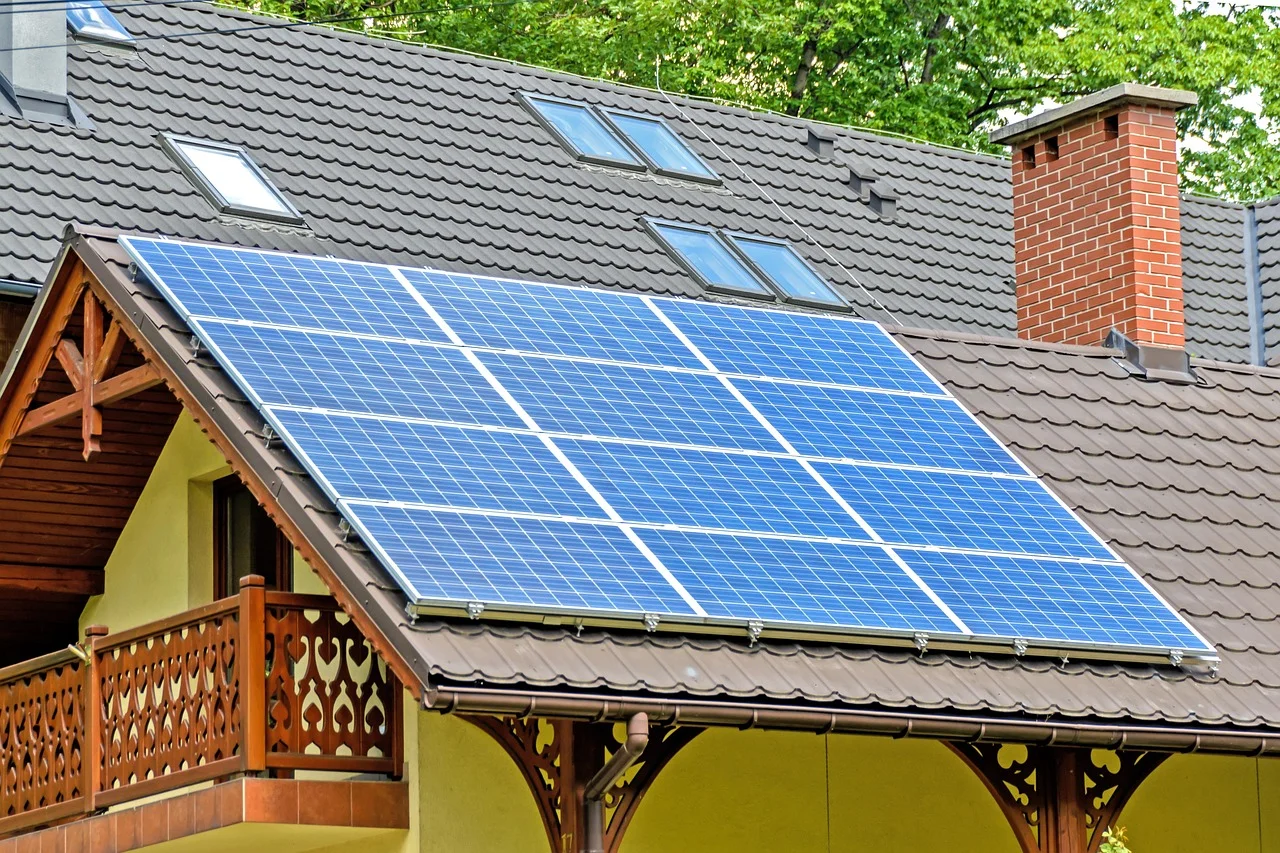 rentabilité panneau solaire sur toit d'une maison